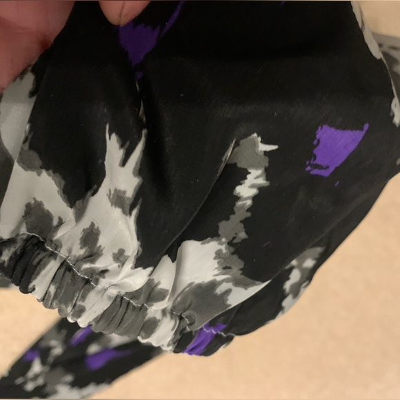 Dana Buchman Ladies Medium Blouse, Gray, Black, Purple hues, P2P 21, Preloved - Picture 5 of 9